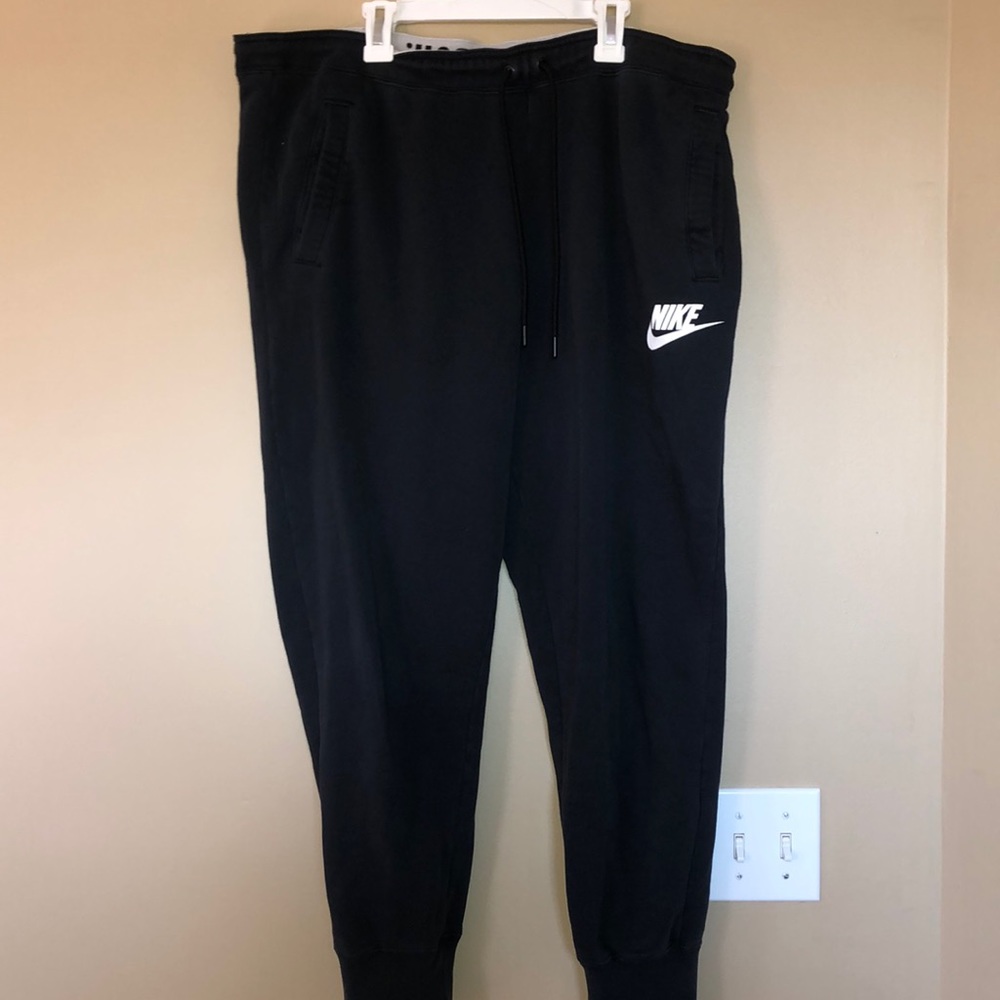 Nike Joggers !